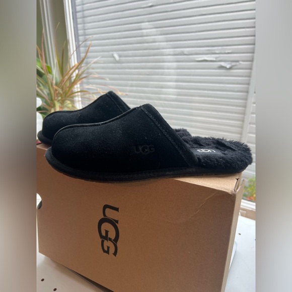 UGG Women Pearle Slippers - Picture 2 of 7